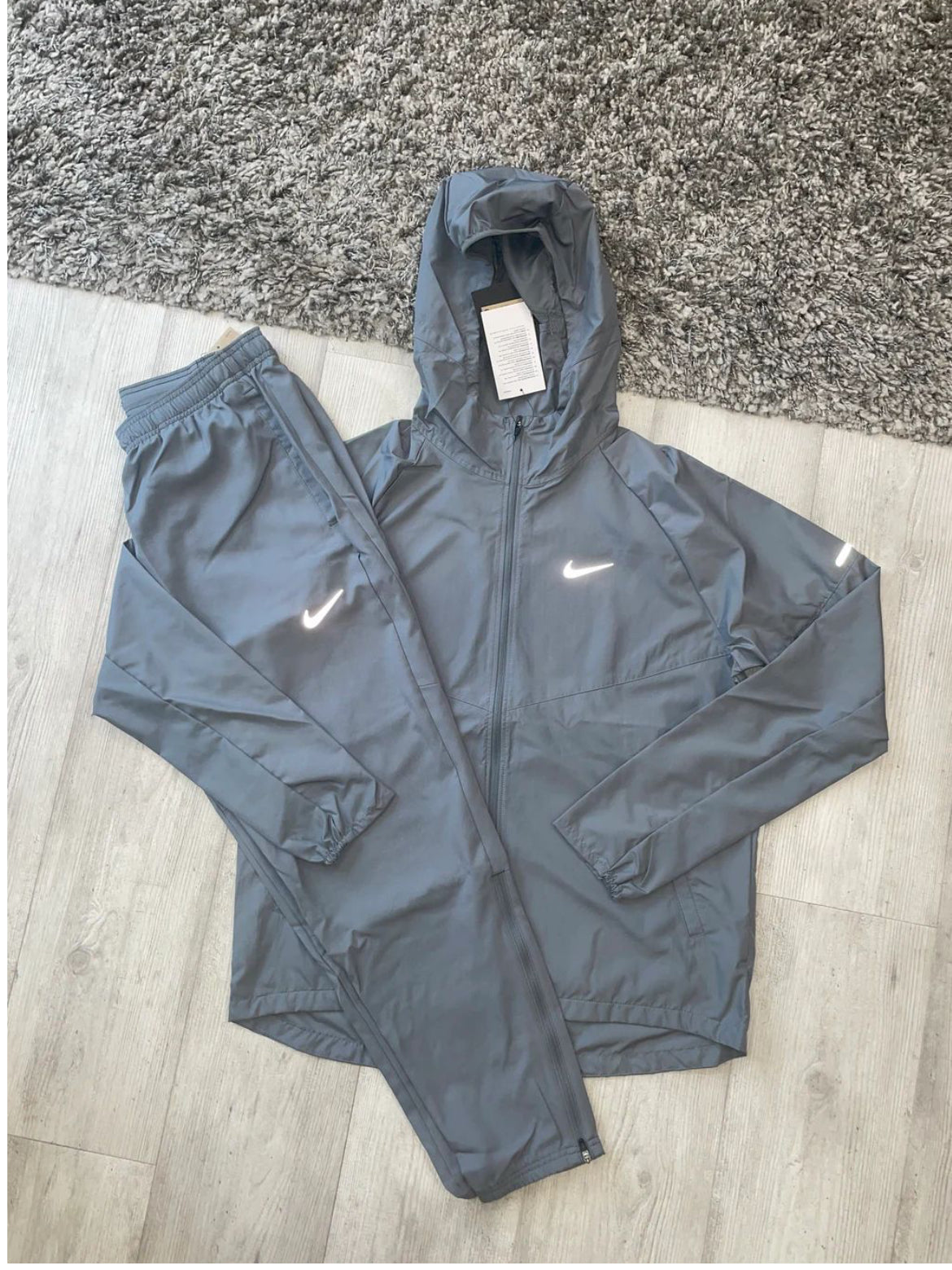 Nike Repel Windrunner Grey x Grey Challanger Pants