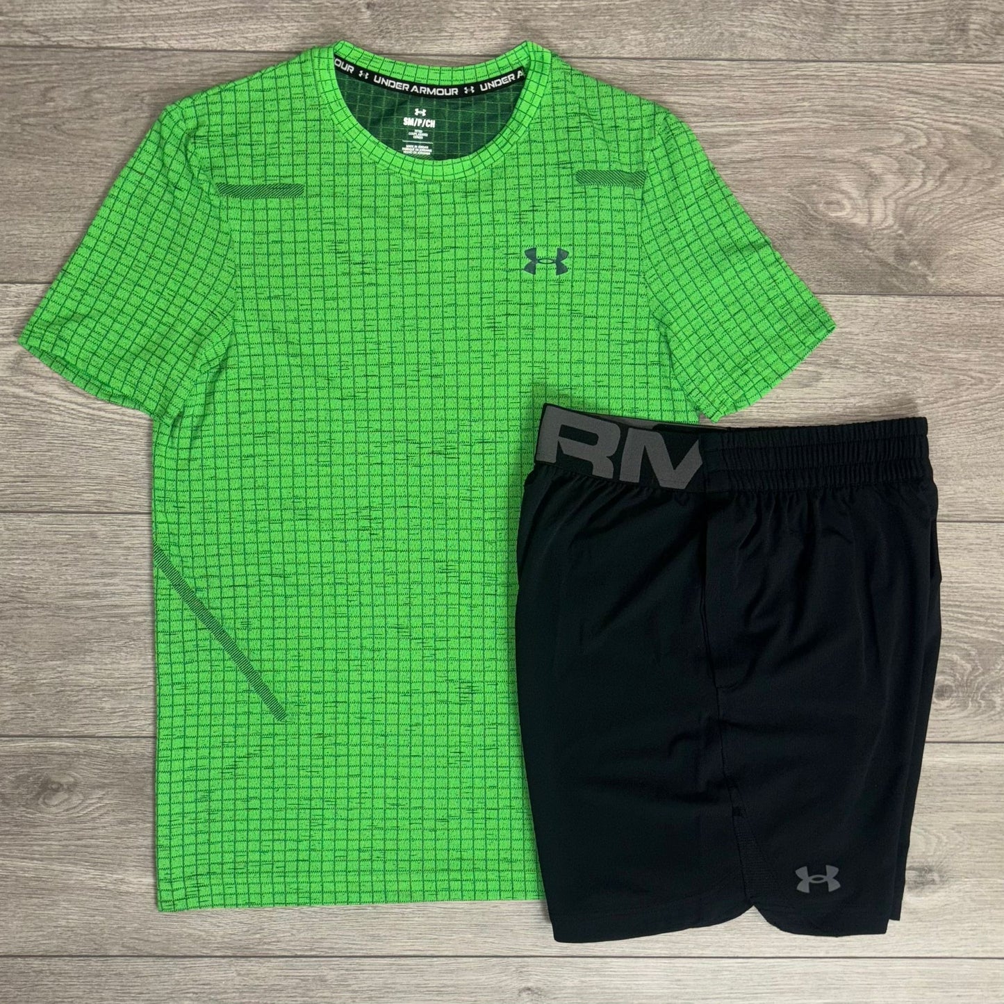 Under Armour Seamless Grid Green T-Shirt / Black Shorts